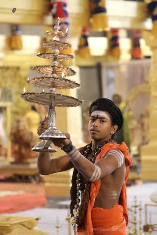 http://nithyananda.org/sites/default/files/photo-gallery/2018-11Nov-11-nithyananda-diary_bengaluru-aadheenam_uttamotama-seva_7T9A0595.JPG