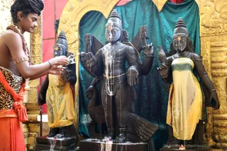 http://nithyananda.org/sites/default/files/photo-gallery/2018-11Nov-11-nithyananda-diary_bengaluru-aadheenam_uttamotama-seva_7T9A0658.JPG