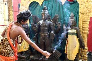 http://nithyananda.org/sites/default/files/photo-gallery/2018-11Nov-11-nithyananda-diary_bengaluru-aadheenam_uttamotama-seva_7T9A0672.JPG