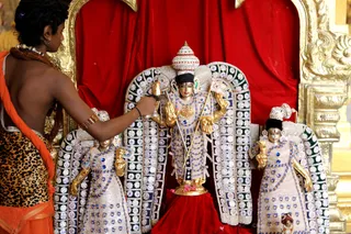 http://nithyananda.org/sites/default/files/photo-gallery/2018-11Nov-11-nithyananda-diary_bengaluru-aadheenam_uttamotama-seva_7T9A0679.JPG
