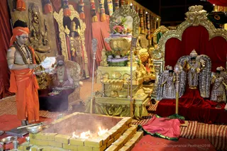 http://nithyananda.org/sites/default/files/photo-gallery/2018-11Nov-11-nithyananda-diary_bengaluru-aadheenam_uttamotama-seva_7T9A0730.JPG