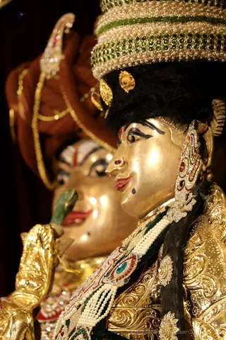 http://nithyananda.org/sites/default/files/photo-gallery/2018-11Nov-12-nithyananda-diary_bengaluru-aadheenam_uttamotama-seva_7T9A0810.JPG
