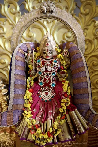 http://nithyananda.org/sites/default/files/photo-gallery/2018-11Nov-12-nithyananda-diary_bengaluru-aadheenam_uttamotama-seva_7T9A0840.JPG