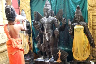 http://nithyananda.org/sites/default/files/photo-gallery/2018-11Nov-12-nithyananda-diary_bengaluru-aadheenam_uttamotama-seva_7T9A0856.JPG