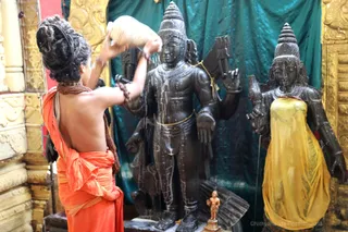 http://nithyananda.org/sites/default/files/photo-gallery/2018-11Nov-12-nithyananda-diary_bengaluru-aadheenam_uttamotama-seva_7T9A0859.JPG
