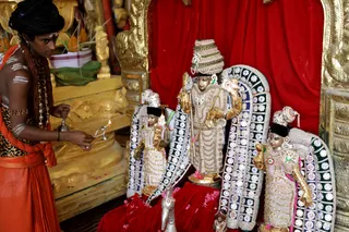 http://nithyananda.org/sites/default/files/photo-gallery/2018-11Nov-13-nithyananda-diary_bengaluru-aadheenam_uttamotama-seva_7T9A0976.JPG