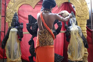 http://nithyananda.org/sites/default/files/photo-gallery/2018-11Nov-13-nithyananda-diary_bengaluru-aadheenam_uttamotama-seva_7T9A0989.JPG
