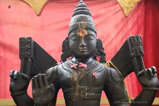 http://nithyananda.org/sites/default/files/photo-gallery/2018-11Nov-13-nithyananda-diary_bengaluru-aadheenam_uttamotama-seva_7T9A0999.JPG