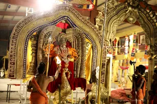 http://nithyananda.org/sites/default/files/photo-gallery/2018-11Nov-13-nithyananda-diary_bengaluru-aadheenam_uttamotama-seva_7T9A1027.JPG