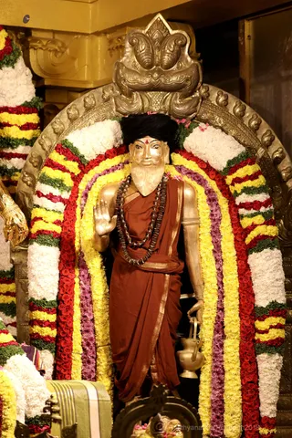 http://nithyananda.org/sites/default/files/photo-gallery/2018-11Nov-14-nithyananda-diary_bengaluru-aadheenam_uttamotama-seva_7T9A1136.JPG