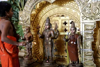 http://nithyananda.org/sites/default/files/photo-gallery/2018-11Nov-14-nithyananda-diary_bengaluru-aadheenam_uttamotama-seva_7T9A1223.JPG