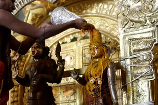 http://nithyananda.org/sites/default/files/photo-gallery/2018-11Nov-14-nithyananda-diary_bengaluru-aadheenam_uttamotama-seva_7T9A1232.JPG