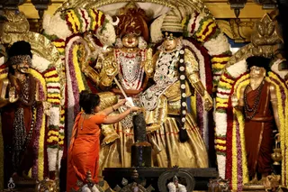 http://nithyananda.org/sites/default/files/photo-gallery/2018-11Nov-16-nithyananda-diary_bengaluru-aadheenam_uttamotama-seva_7T7A1361_0.JPG