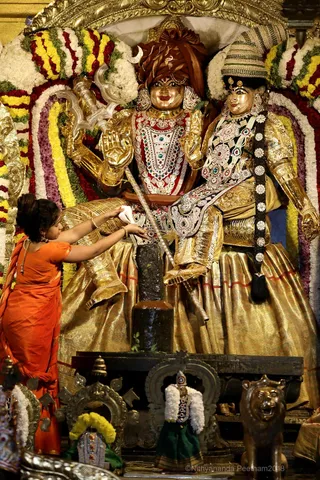 http://nithyananda.org/sites/default/files/photo-gallery/2018-11Nov-16-nithyananda-diary_bengaluru-aadheenam_uttamotama-seva_7T7A1362_0.JPG