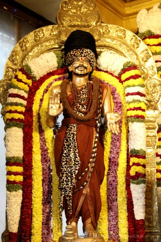 http://nithyananda.org/sites/default/files/photo-gallery/2018-11Nov-16-nithyananda-diary_bengaluru-aadheenam_uttamotama-seva_7T7A1402_0.JPG