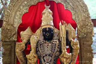 http://nithyananda.org/sites/default/files/photo-gallery/2018-11Nov-16-nithyananda-diary_bengaluru-aadheenam_uttamotama-seva_7T7A1409_0.JPG