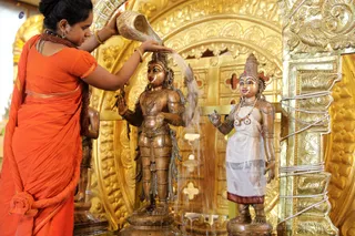 http://nithyananda.org/sites/default/files/photo-gallery/2018-11Nov-16-nithyananda-diary_bengaluru-aadheenam_uttamotama-seva_7T7A1426_0.JPG