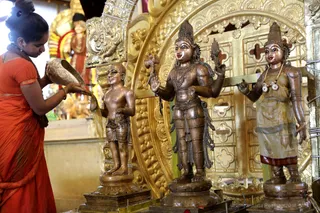 http://nithyananda.org/sites/default/files/photo-gallery/2018-11Nov-16-nithyananda-diary_bengaluru-aadheenam_uttamotama-seva_7T7A1432.JPG