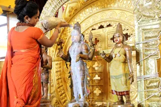 http://nithyananda.org/sites/default/files/photo-gallery/2018-11Nov-16-nithyananda-diary_bengaluru-aadheenam_uttamotama-seva_7T7A1451.JPG