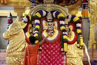 http://nithyananda.org/sites/default/files/photo-gallery/2018-11Nov-16-nithyananda-diary_bengaluru-aadheenam_uttamotama-seva_7T7A1476_0.JPG