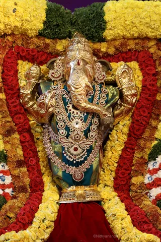 http://nithyananda.org/sites/default/files/photo-gallery/2018-11Nov-18-nithyananda-diary_bengaluru-aadheenam_uttamotama-seva_7T7A1659.JPG