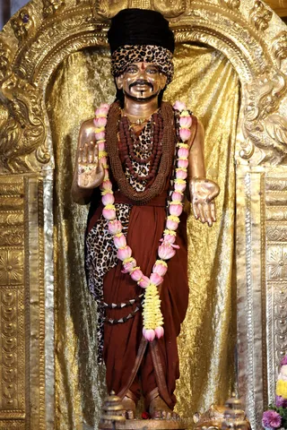 http://nithyananda.org/sites/default/files/photo-gallery/2018-11Nov-18-nithyananda-diary_bengaluru-aadheenam_uttamotama-seva_7T7A1679.JPG