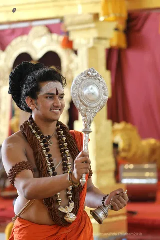 http://nithyananda.org/sites/default/files/photo-gallery/2018-11Nov-18-nithyananda-diary_bengaluru-aadheenam_uttamotama-seva_7T7A1687.JPG