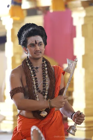 http://nithyananda.org/sites/default/files/photo-gallery/2018-11Nov-18-nithyananda-diary_bengaluru-aadheenam_uttamotama-seva_7T7A1690.JPG