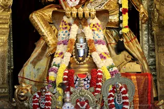 http://nithyananda.org/sites/default/files/photo-gallery/2018-11Nov-18-nithyananda-diary_bengaluru-aadheenam_uttamotama-seva_7T7A1706.JPG