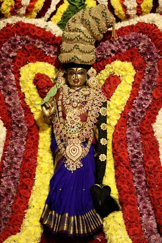 http://nithyananda.org/sites/default/files/photo-gallery/2018-11Nov-19-nithyananda-diary_bengaluru-aadheenam_uttamotama-seva_7T7A1729.JPG