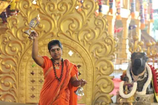 http://nithyananda.org/sites/default/files/photo-gallery/2018-11Nov-19-nithyananda-diary_bengaluru-aadheenam_uttamotama-seva_7T7A1736.JPG