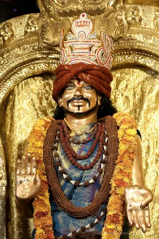 http://nithyananda.org/sites/default/files/photo-gallery/2018-11Nov-19-nithyananda-diary_bengaluru-aadheenam_uttamotama-seva_7T7A1744.JPG