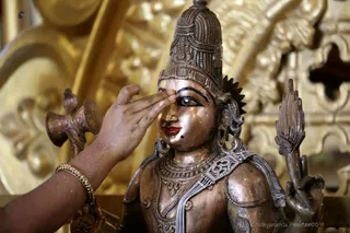 http://nithyananda.org/sites/default/files/photo-gallery/2018-11Nov-19-nithyananda-diary_bengaluru-aadheenam_uttamotama-seva_7T7A1764.JPG