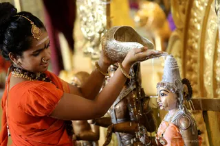 http://nithyananda.org/sites/default/files/photo-gallery/2018-11Nov-19-nithyananda-diary_bengaluru-aadheenam_uttamotama-seva_7T7A1789.JPG