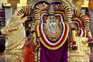 http://nithyananda.org/sites/default/files/photo-gallery/2018-11Nov-19-nithyananda-diary_bengaluru-aadheenam_uttamotama-seva_7T7A1822.JPG