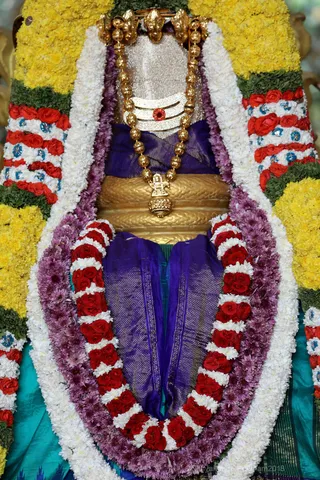 http://nithyananda.org/sites/default/files/photo-gallery/2018-11Nov-19-nithyananda-diary_bengaluru-aadheenam_uttamotama-seva_7T7A1861.JPG