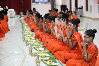 http://nithyananda.org/sites/default/files/photo-gallery/2018-11Nov-19-nithyananda-diary_bengaluru-aadheenam_uttamotama-seva_7T9A2137.JPG