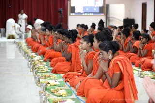 http://nithyananda.org/sites/default/files/photo-gallery/2018-11Nov-19-nithyananda-diary_bengaluru-aadheenam_uttamotama-seva_7T9A2140.JPG