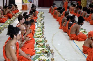 http://nithyananda.org/sites/default/files/photo-gallery/2018-11Nov-19-nithyananda-diary_bengaluru-aadheenam_uttamotama-seva_7T9A2148.JPG