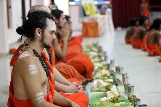 http://nithyananda.org/sites/default/files/photo-gallery/2018-11Nov-19-nithyananda-diary_bengaluru-aadheenam_uttamotama-seva_7T9A2152.JPG