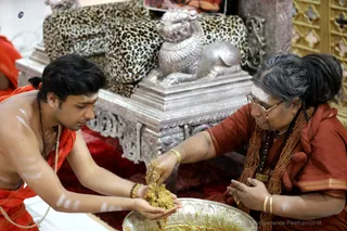 http://nithyananda.org/sites/default/files/photo-gallery/2018-11Nov-19-nithyananda-diary_bengaluru-aadheenam_uttamotama-seva_7T9A2280.JPG