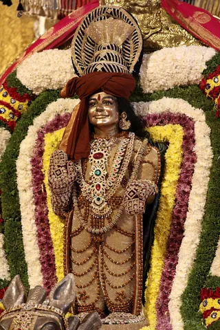 http://nithyananda.org/sites/default/files/photo-gallery/2018-11Nov-20-nithyananda-diary_bengaluru-aadheenam_uttamotama-seva_7T7A1882.JPG