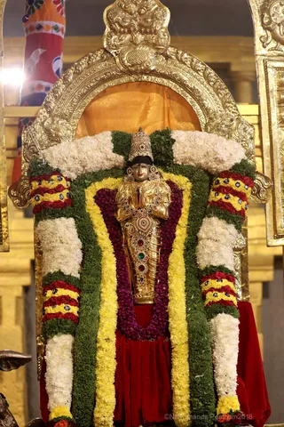 http://nithyananda.org/sites/default/files/photo-gallery/2018-11Nov-20-nithyananda-diary_bengaluru-aadheenam_uttamotama-seva_7T7A1884.JPG