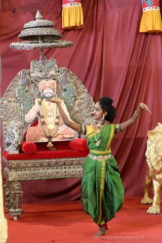 http://nithyananda.org/sites/default/files/photo-gallery/2018-11Nov-20-nithyananda-diary_bengaluru-aadheenam_uttamotama-seva_7T7A1922.JPG