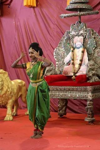 http://nithyananda.org/sites/default/files/photo-gallery/2018-11Nov-20-nithyananda-diary_bengaluru-aadheenam_uttamotama-seva_7T7A1932.JPG