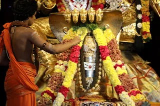 http://nithyananda.org/sites/default/files/photo-gallery/2018-11Nov-20-nithyananda-diary_bengaluru-aadheenam_uttamotama-seva_7T7A1951.JPG