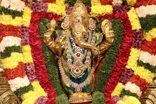 http://nithyananda.org/sites/default/files/photo-gallery/2018-11Nov-21-nithyananda-diary_bengaluru-aadheenam_uttamotama-seva_7T7A2010.JPG