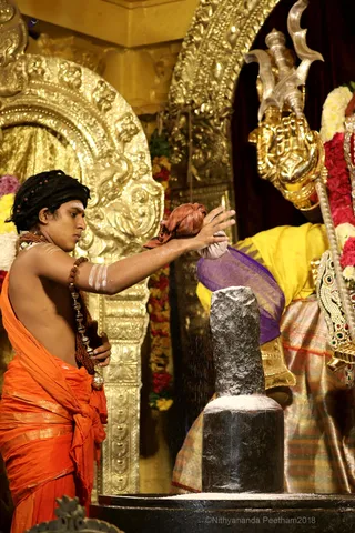 http://nithyananda.org/sites/default/files/photo-gallery/2018-11Nov-21-nithyananda-diary_bengaluru-aadheenam_uttamotama-seva_7T7A2029.JPG