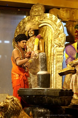 http://nithyananda.org/sites/default/files/photo-gallery/2018-11Nov-21-nithyananda-diary_bengaluru-aadheenam_uttamotama-seva_7T7A2030.JPG