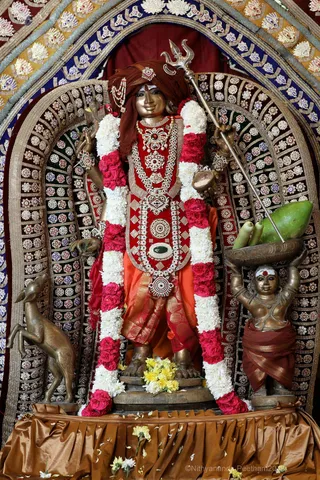 http://nithyananda.org/sites/default/files/photo-gallery/2018-11Nov-21-nithyananda-diary_bengaluru-aadheenam_uttamotama-seva_7T7A2091.JPG